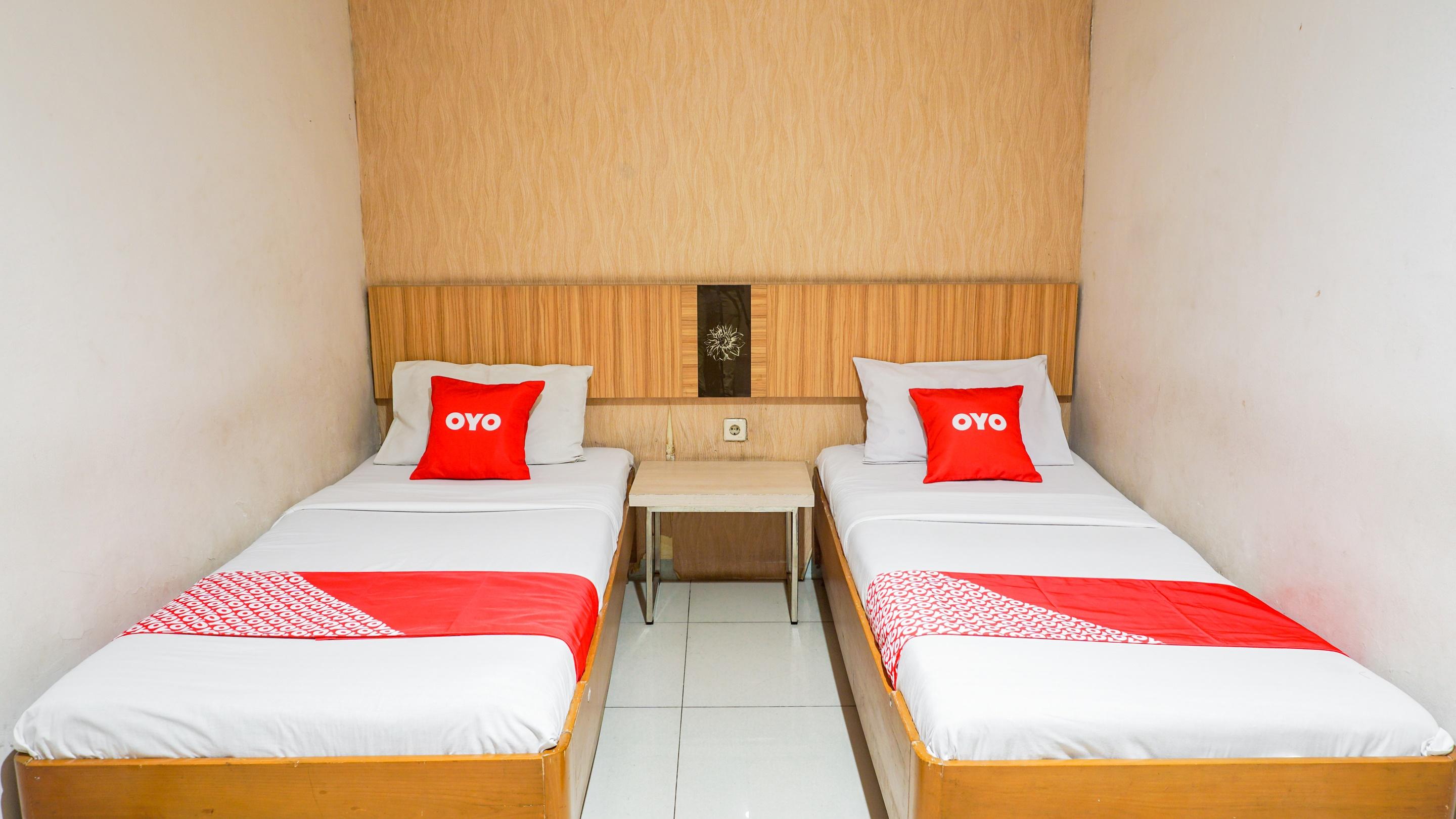 Oyo 2085 Chrysanta Hotel Бандунг Экстерьер фото