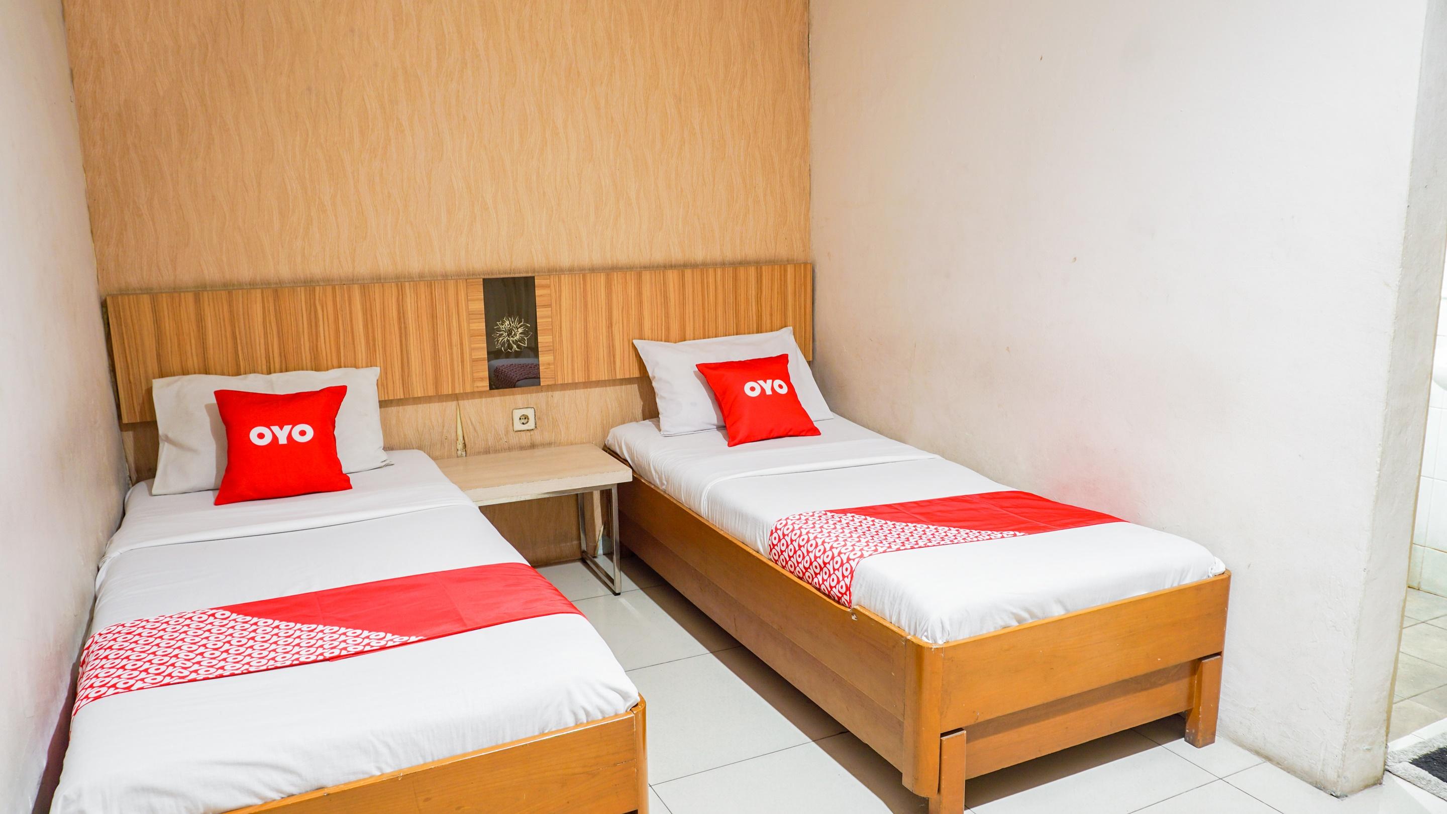 Oyo 2085 Chrysanta Hotel Бандунг Экстерьер фото