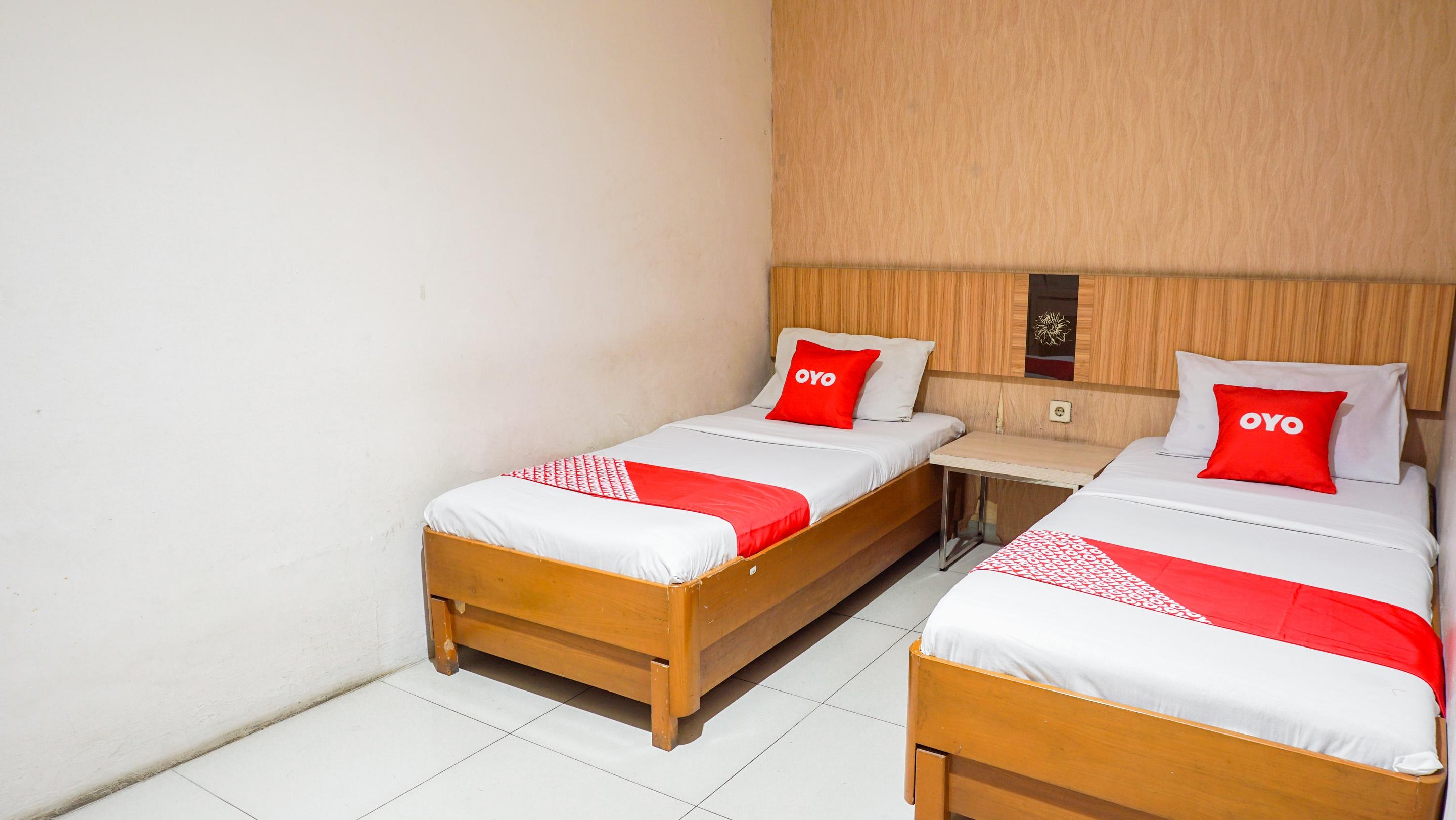 Oyo 2085 Chrysanta Hotel Бандунг Экстерьер фото