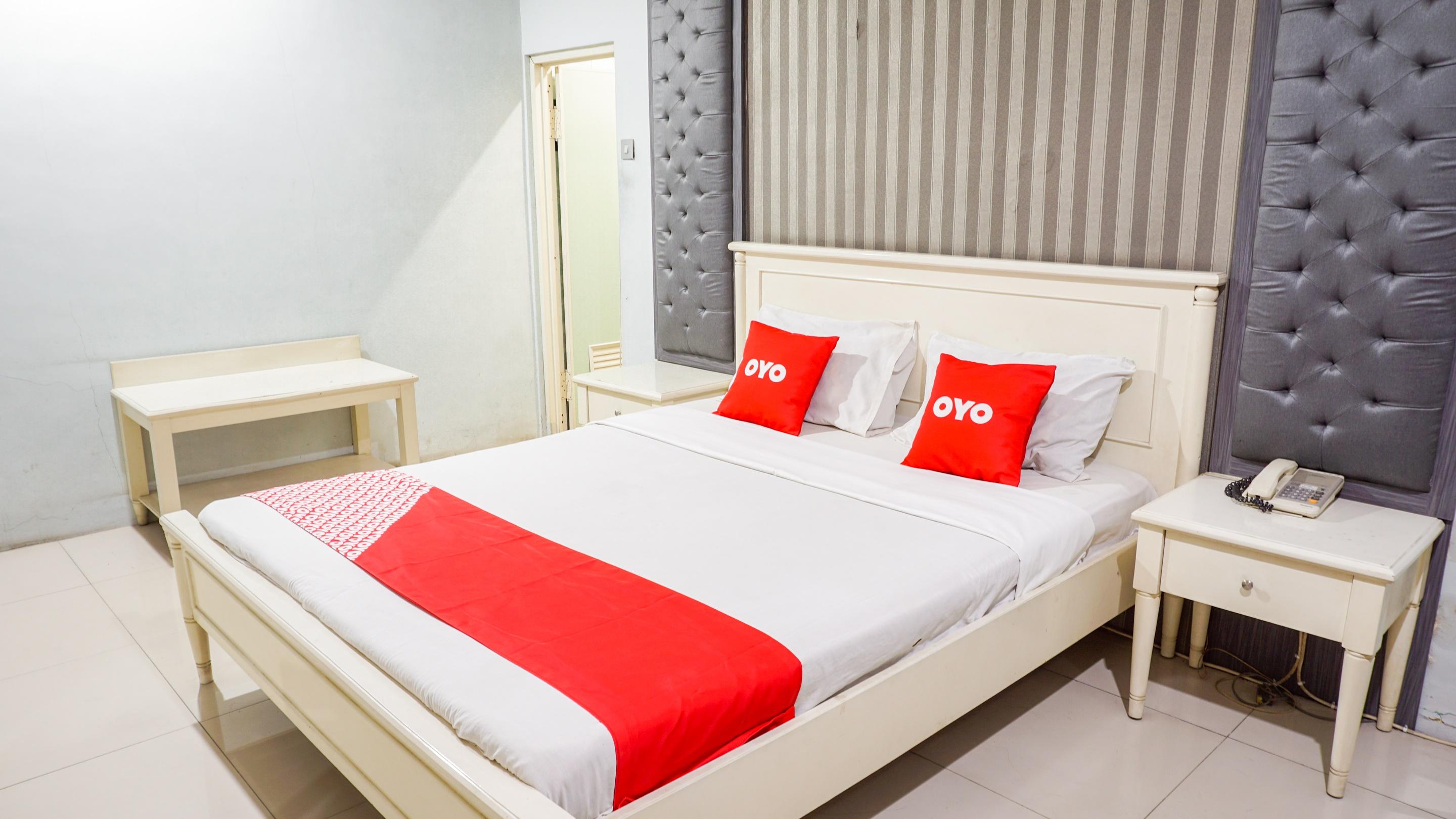 Oyo 2085 Chrysanta Hotel Бандунг Экстерьер фото