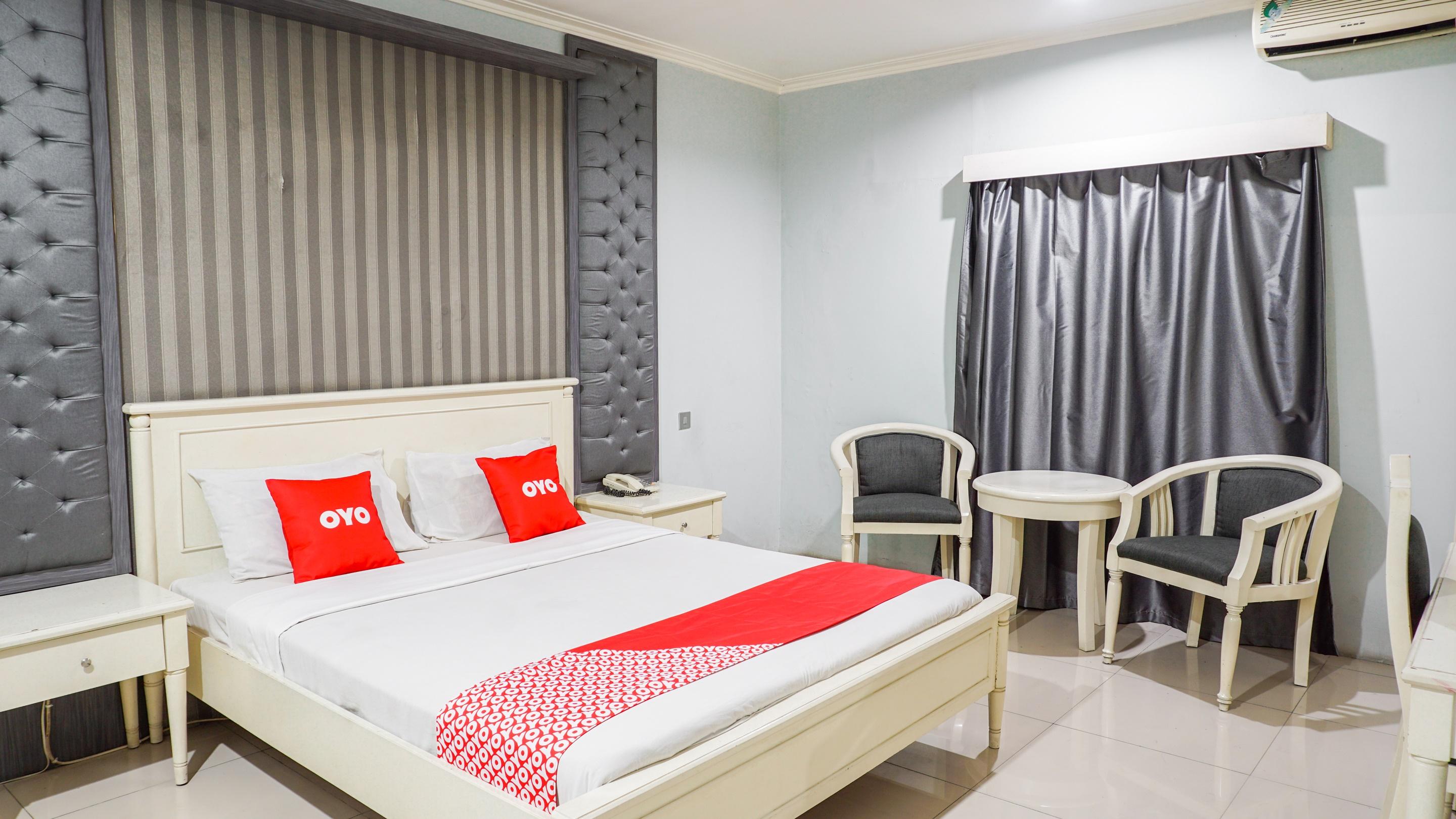 Oyo 2085 Chrysanta Hotel Бандунг Экстерьер фото