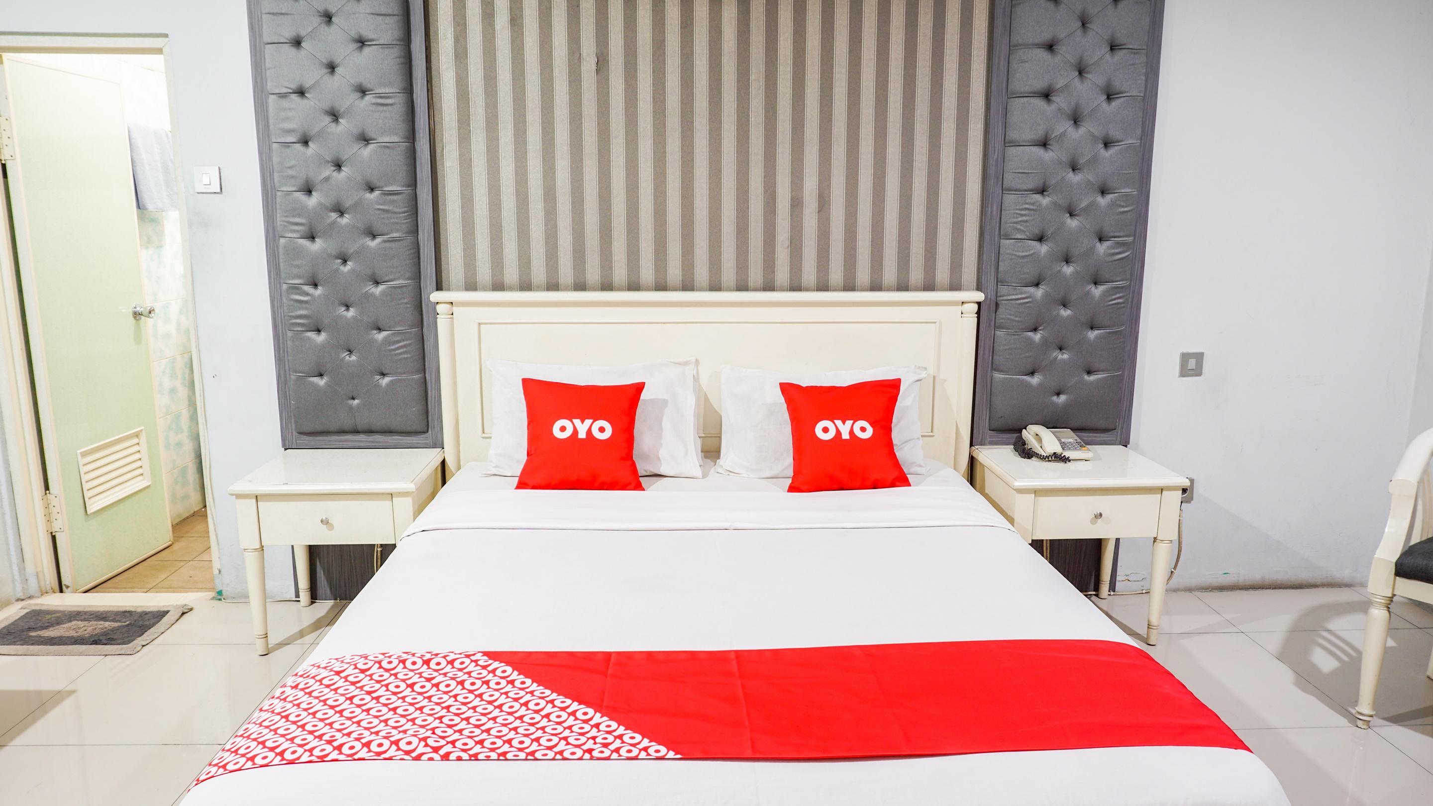 Oyo 2085 Chrysanta Hotel Бандунг Экстерьер фото