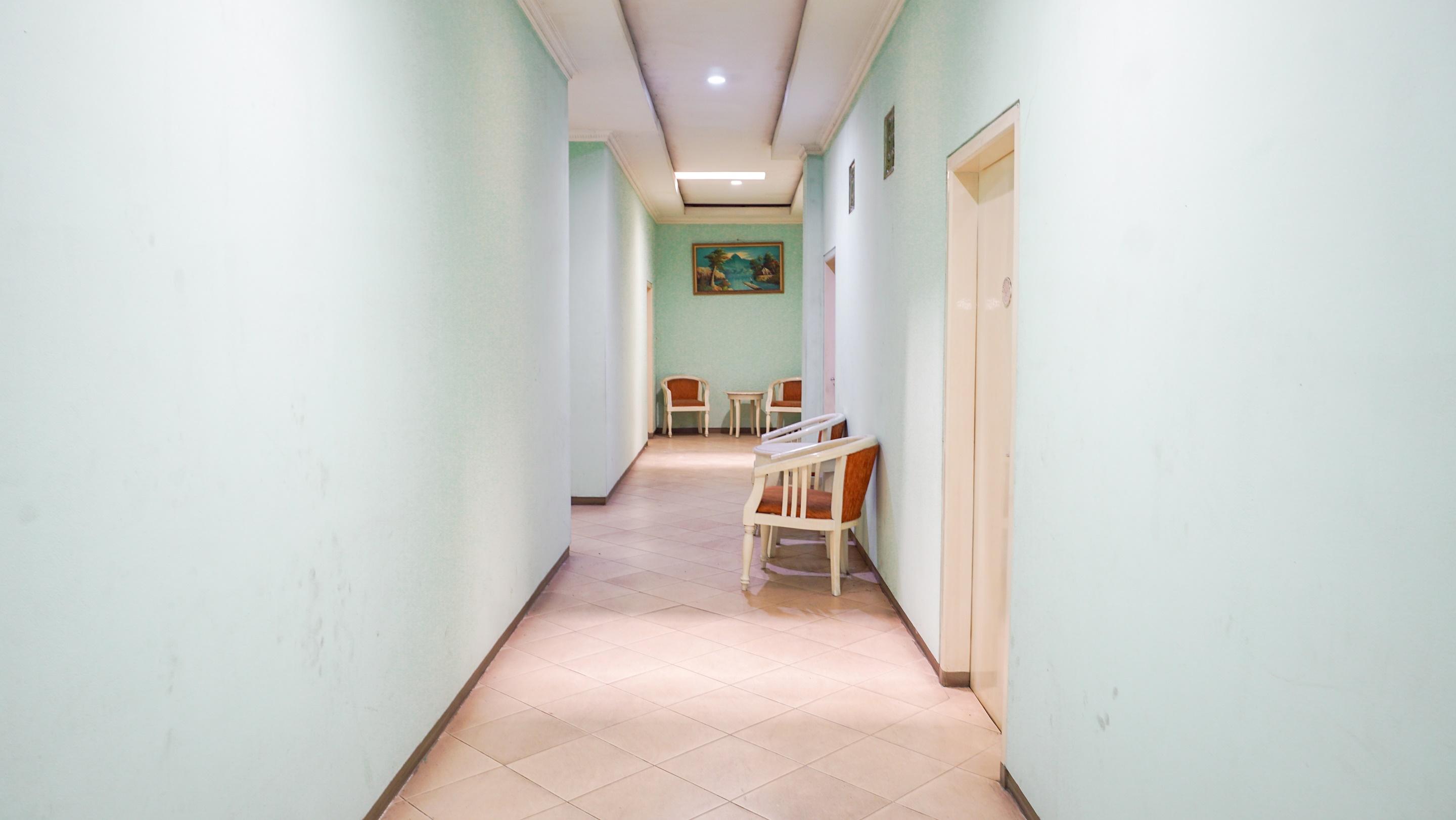 Oyo 2085 Chrysanta Hotel Бандунг Экстерьер фото
