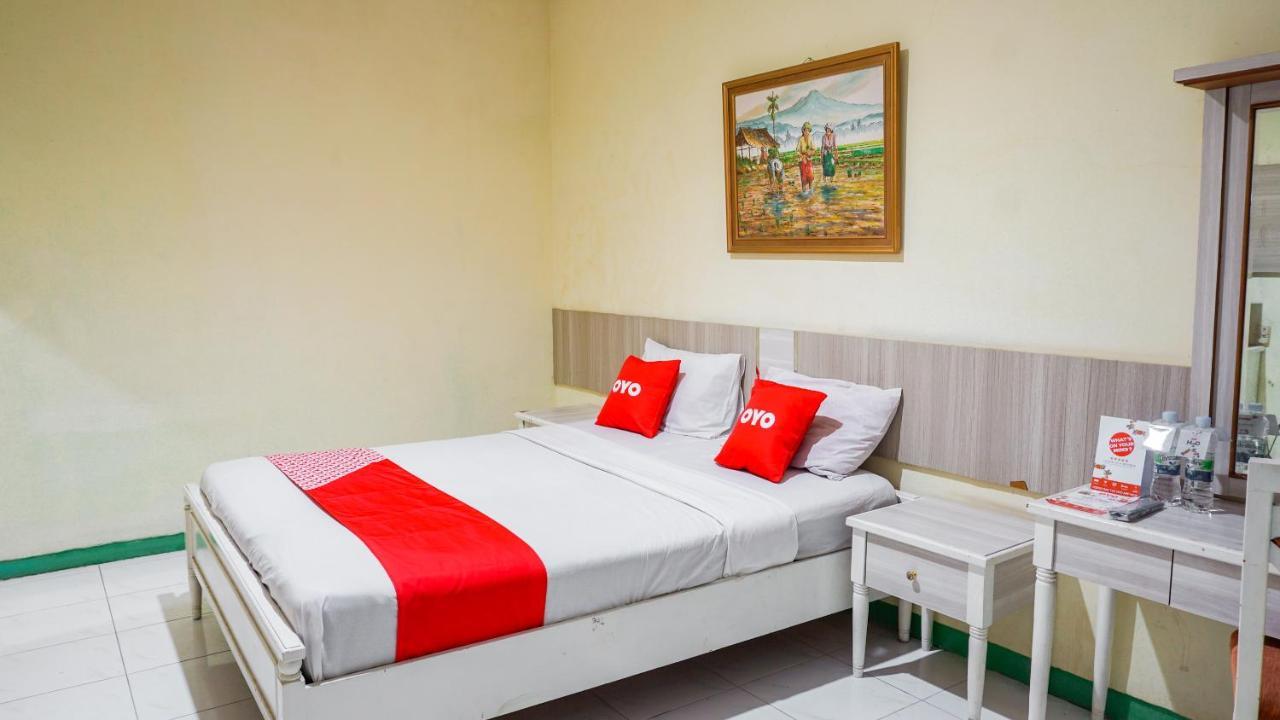 Oyo 2085 Chrysanta Hotel Бандунг Экстерьер фото