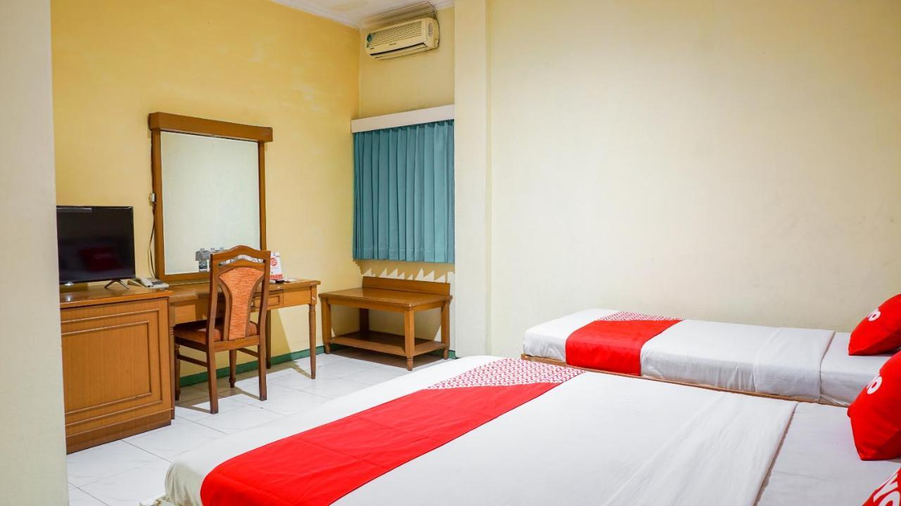 Oyo 2085 Chrysanta Hotel Бандунг Экстерьер фото