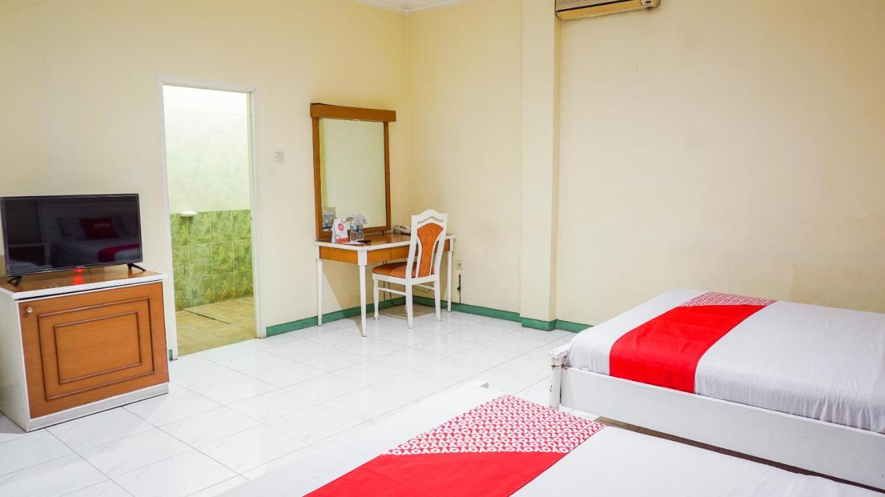 Oyo 2085 Chrysanta Hotel Бандунг Экстерьер фото