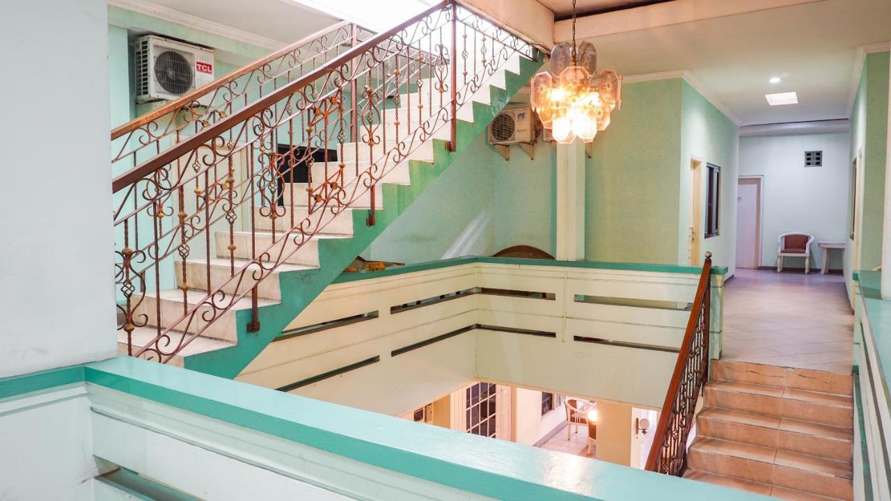Oyo 2085 Chrysanta Hotel Бандунг Экстерьер фото