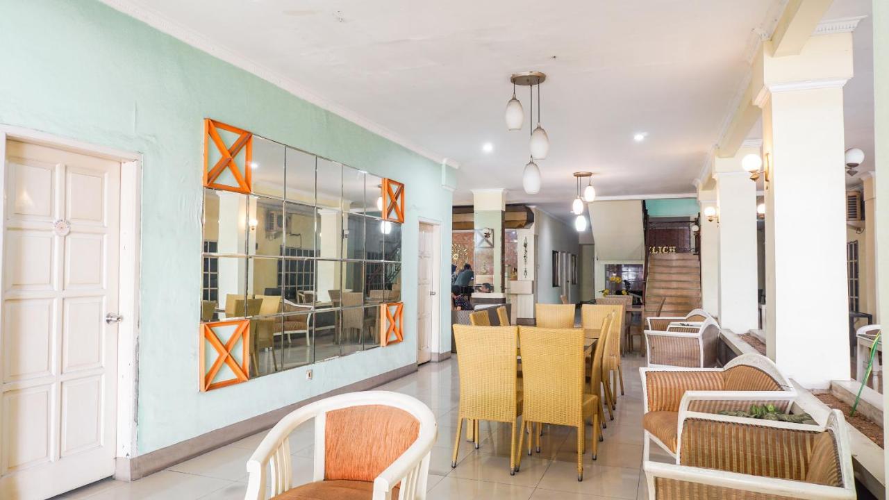 Oyo 2085 Chrysanta Hotel Бандунг Экстерьер фото