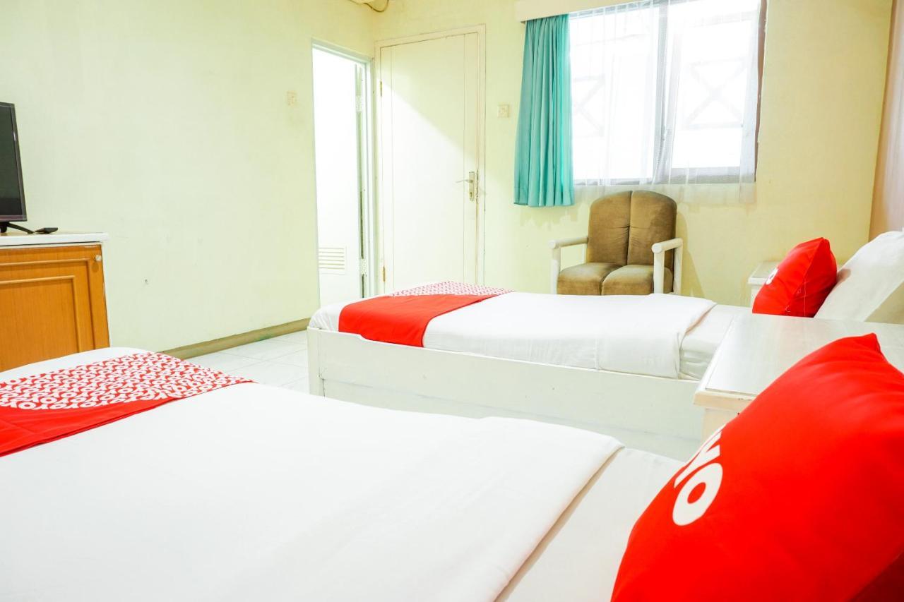 Oyo 2085 Chrysanta Hotel Бандунг Экстерьер фото