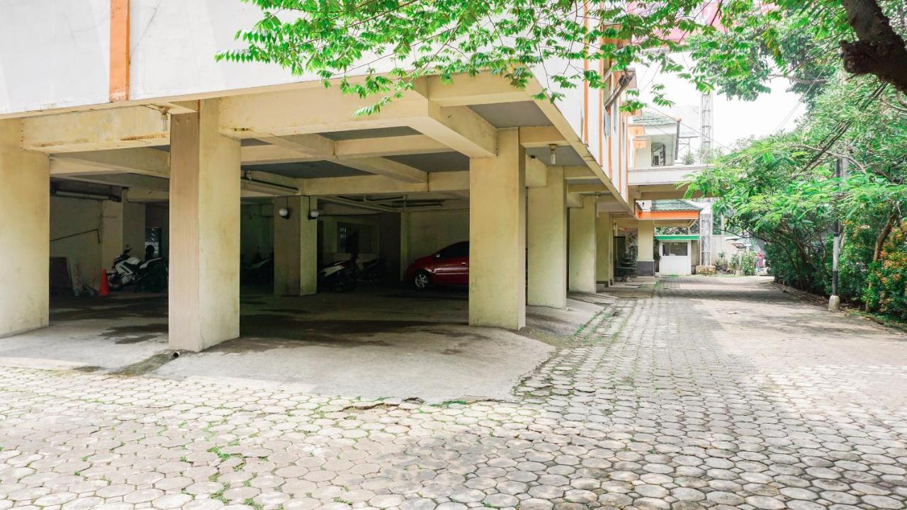 Oyo 2085 Chrysanta Hotel Бандунг Экстерьер фото